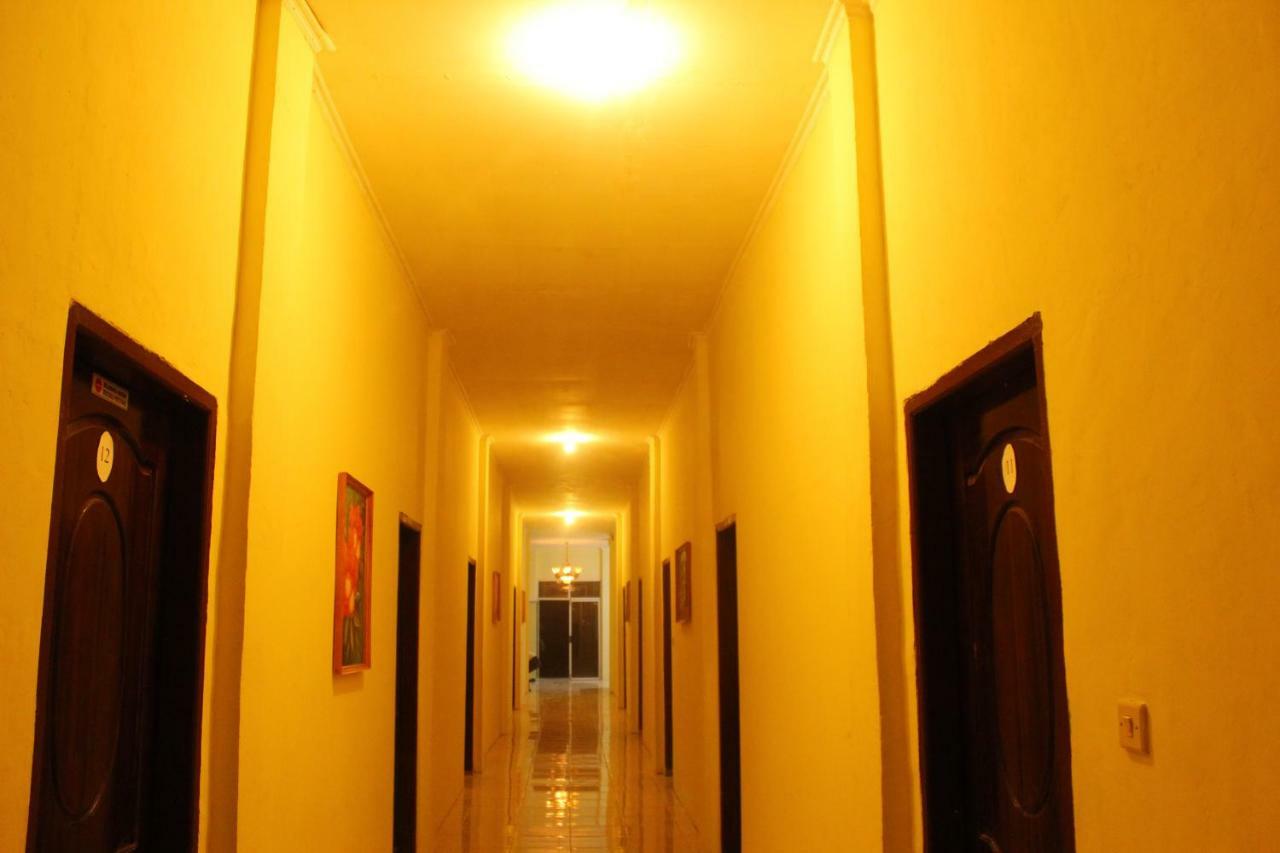 Hotel Mathilda Maumere Kültér fotó