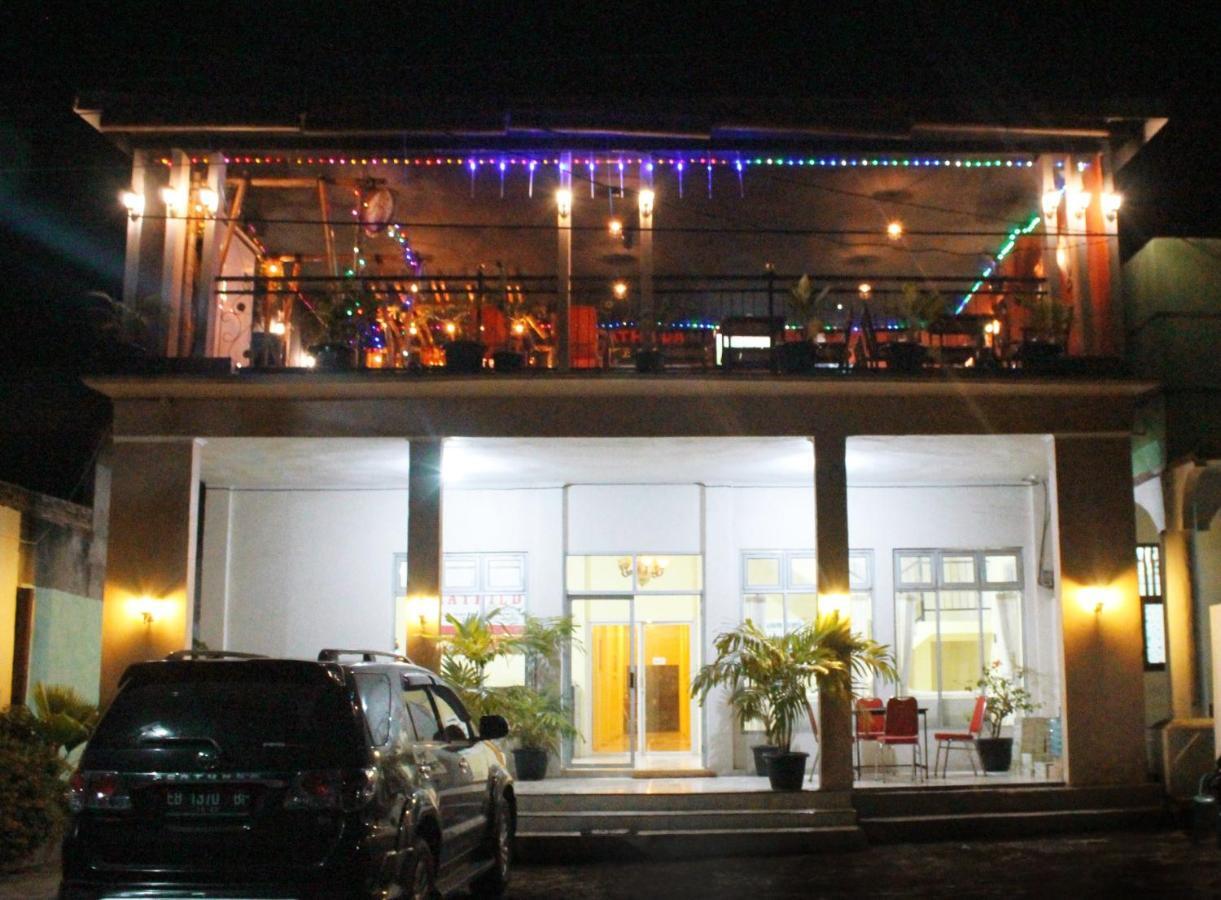 Hotel Mathilda Maumere Kültér fotó